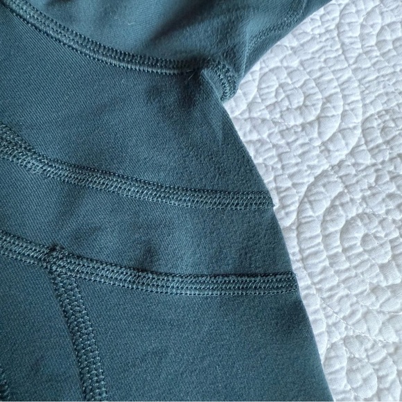 Women's Teal Jacket Lululemon Define Jacket
Blue Borealis size 8 - Picture 9 of 10